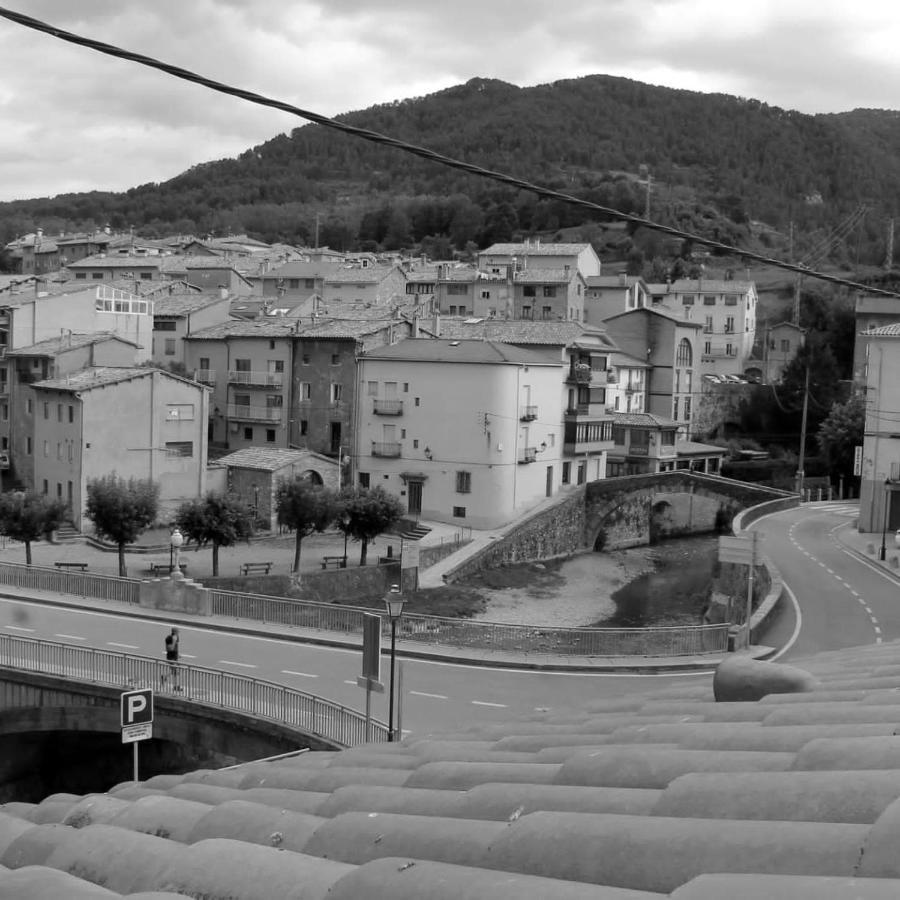 Hostal Fonda Cerdanya La Pobla de Lillet Bagian luar foto
