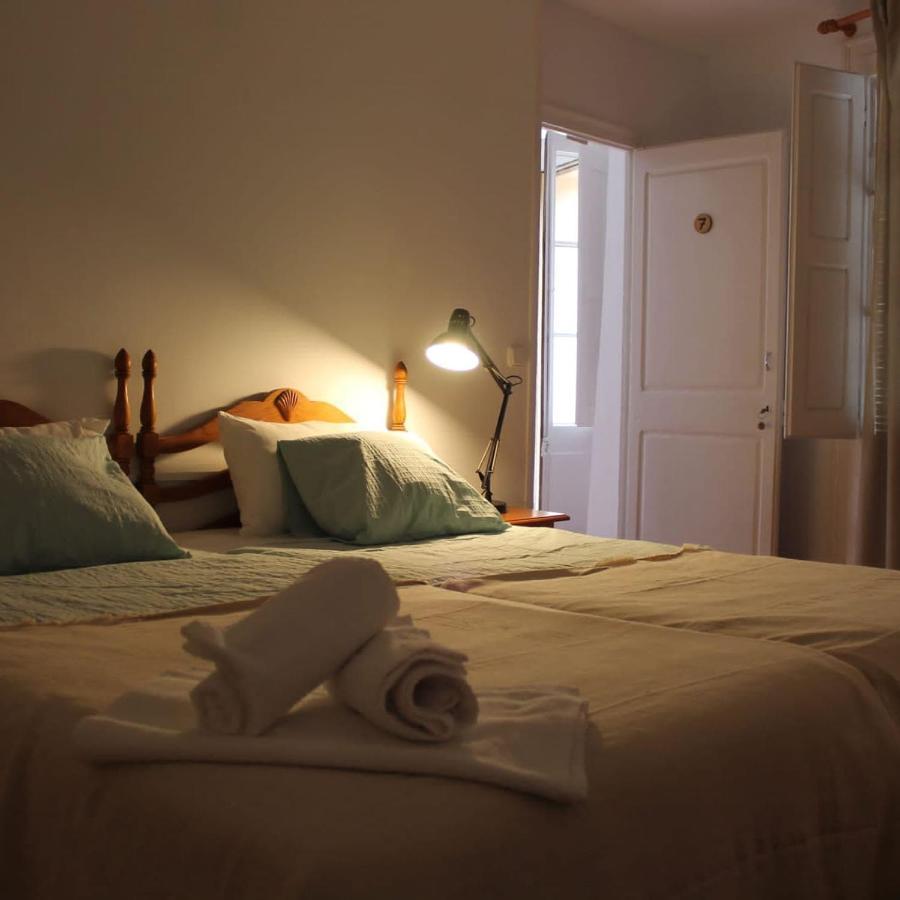 Hostal Fonda Cerdanya La Pobla de Lillet Bagian luar foto